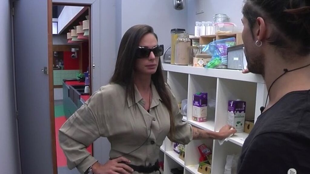 Cynthia habla con Luca