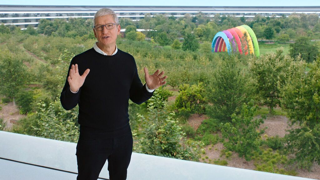 Tim Cook en una presentación desde el Apple Park