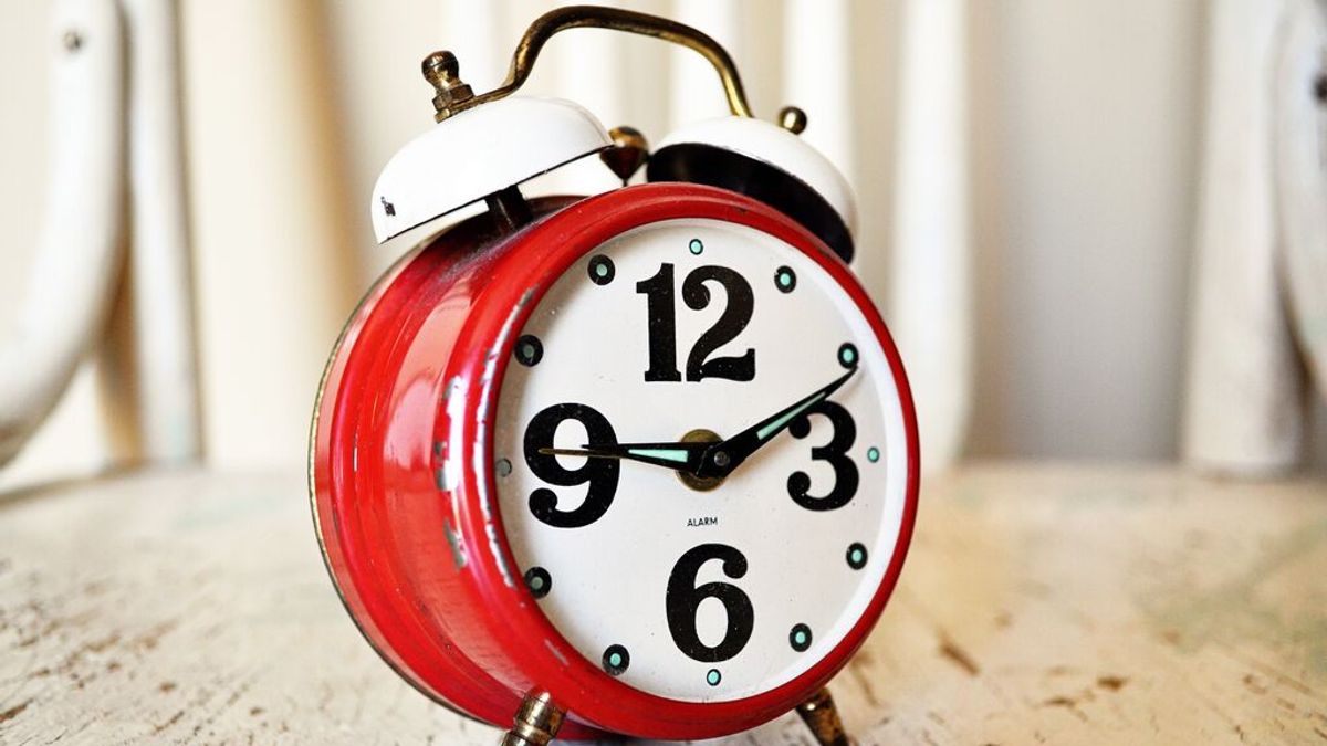 Cambio de hora: se adelanta o se atrasa el reloj Cambio de hora: se adelanta o se atrasa el reloj