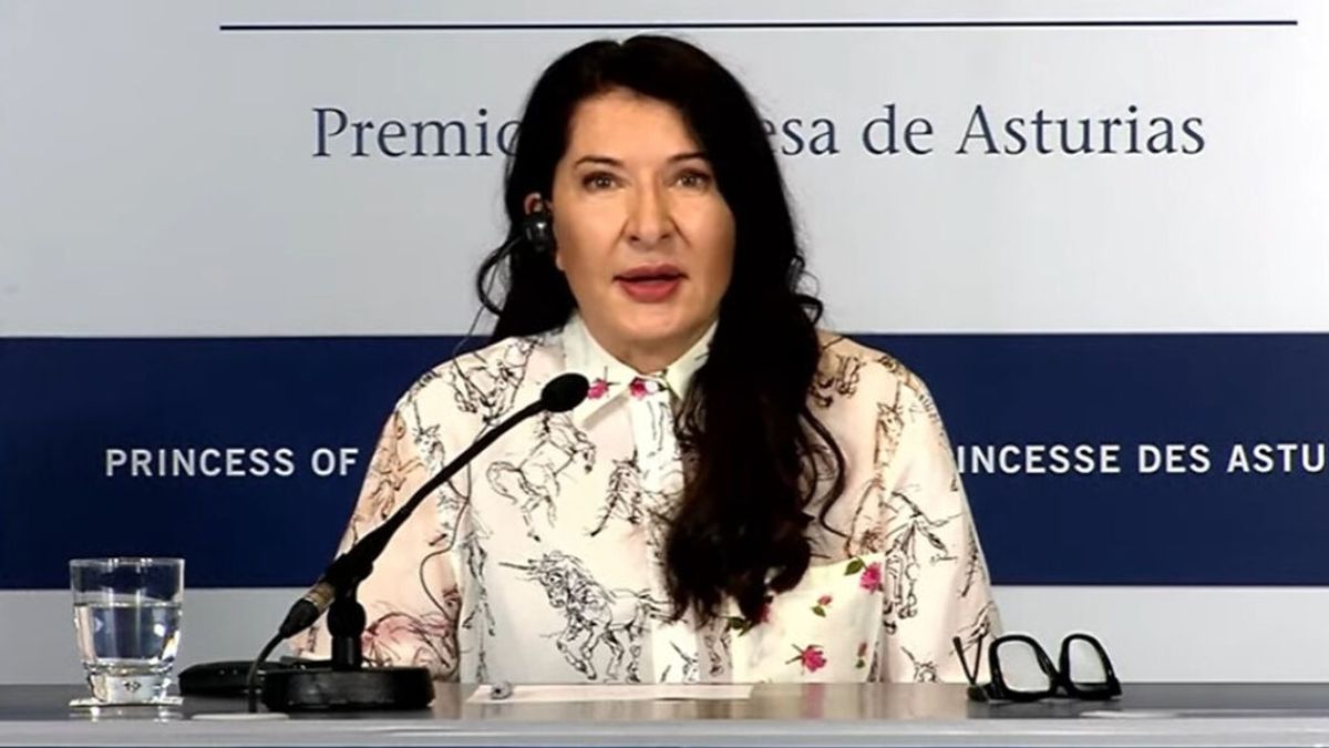 Marina Abramovic, la artista performance Princesa de Asturias, increpada en Gijón: "Fuera Satán" Marina Abramovic, la artista performance Princesa de Asturias, increpada en Gijón: "Fuera Satán"