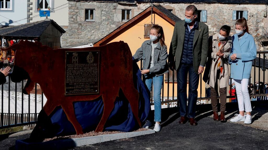 La Familia Real visita Santa María del Puerto, Pueblo Ejemplar de Asturias 2021