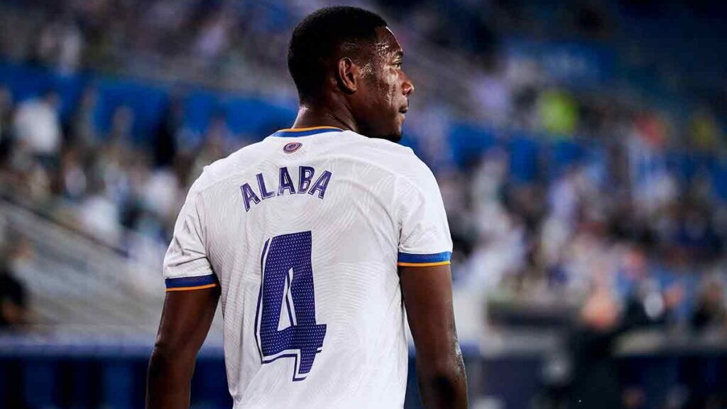 Alaba se estrena en 'El Clásico' con un golazo tras su particular ritual: leyó capítulos de la Biblia para conjurarse