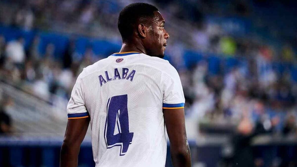 Alaba se estrena en 'El Clásico' con un golazo tras su particular ritual: leyó capítulos de la Biblia para conjurarse Alaba se estrena en 'El Clásico' con un golazo tras su particular ritual: leyó capítulos de la Biblia para conjurarse