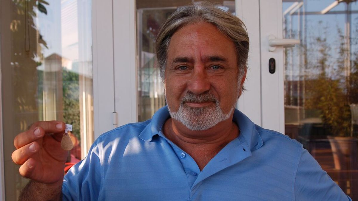 Recupera la medalla de su padre fallecido gracias a la oficina de objetos perdidos en Marbella Recupera la medalla de su padre fallecido gracias a la oficina de objetos perdidos en Marbella