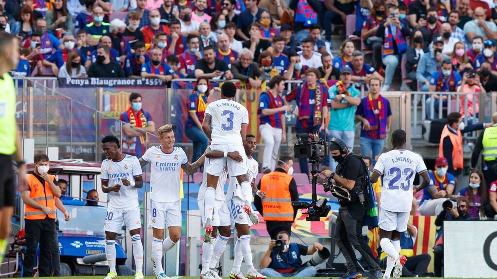 El Real Madrid se lleva el Clásico ante un Barcelona descafeinado (1-2)