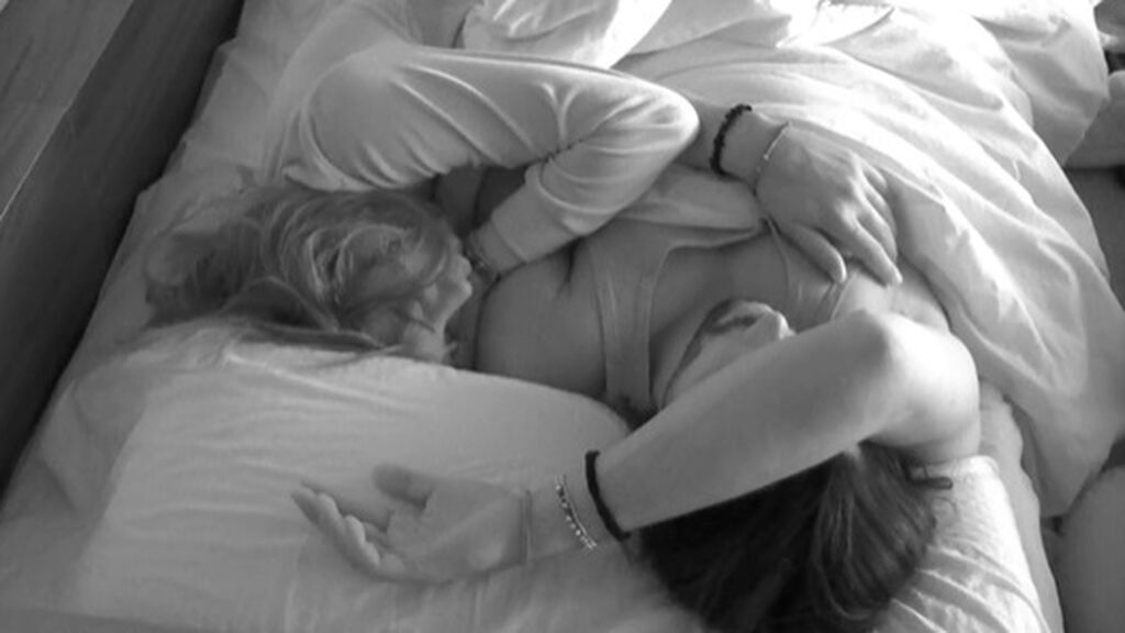 Cris y Luca durmiendo