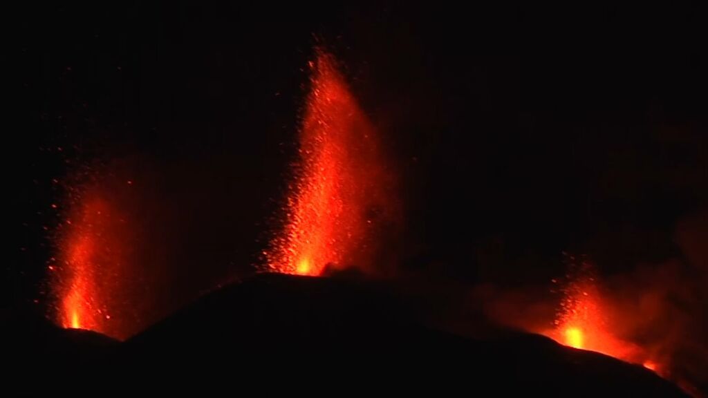 Se desborda uno de los conos al sur del volcán de La Palma