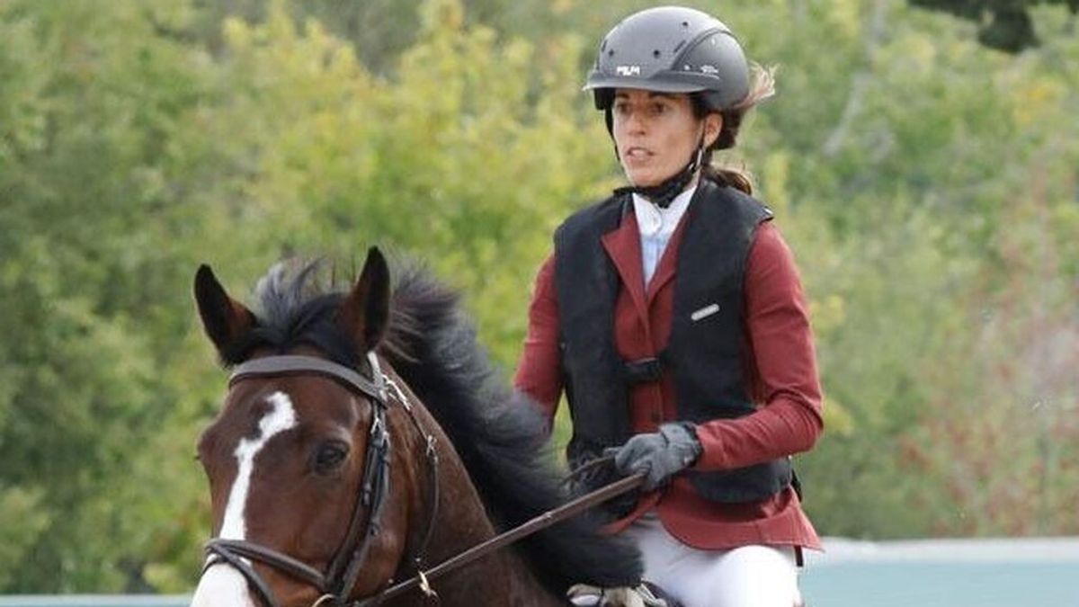 Fallece la amazona Elena Legarra a los 43 años por la coz de un caballo