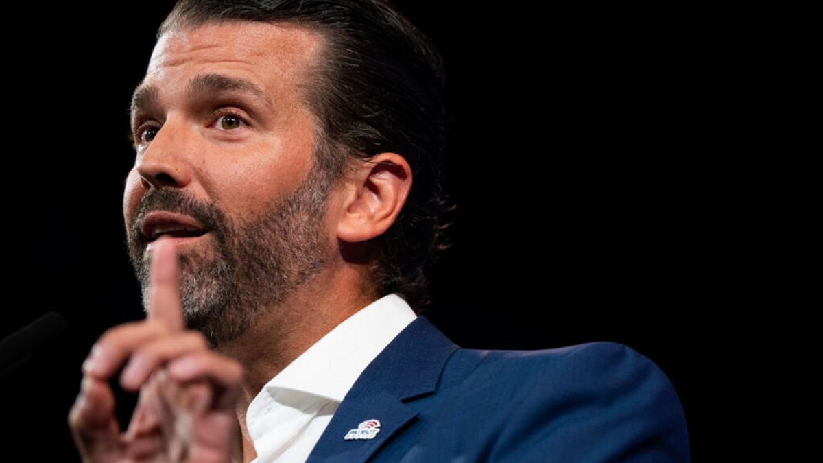Donald Trump Jr. aprovecha la tragedia de 'Rust' para atacar a Alec Baldwin y vender camisetas: "Que se joda" Donald Trump Jr. aprovecha la tragedia de 'Rust' para atacar a Alec Baldwin y vender camisetas: "Que se joda"