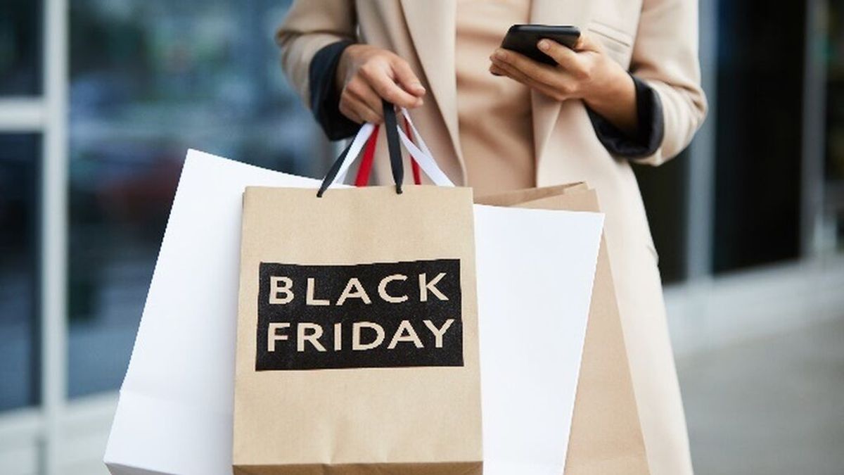 El gasto medio de los españoles en el 'Black Friday' será de 180 euros, un 20% que en 2021 El gasto medio de los españoles en el 'Black Friday' será de 180 euros, un 20% que en 2021