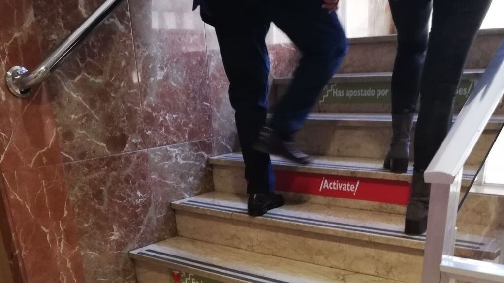 Valencia anima a utilizar las escaleras frente al ascensor para reducir las emisiones de CO2