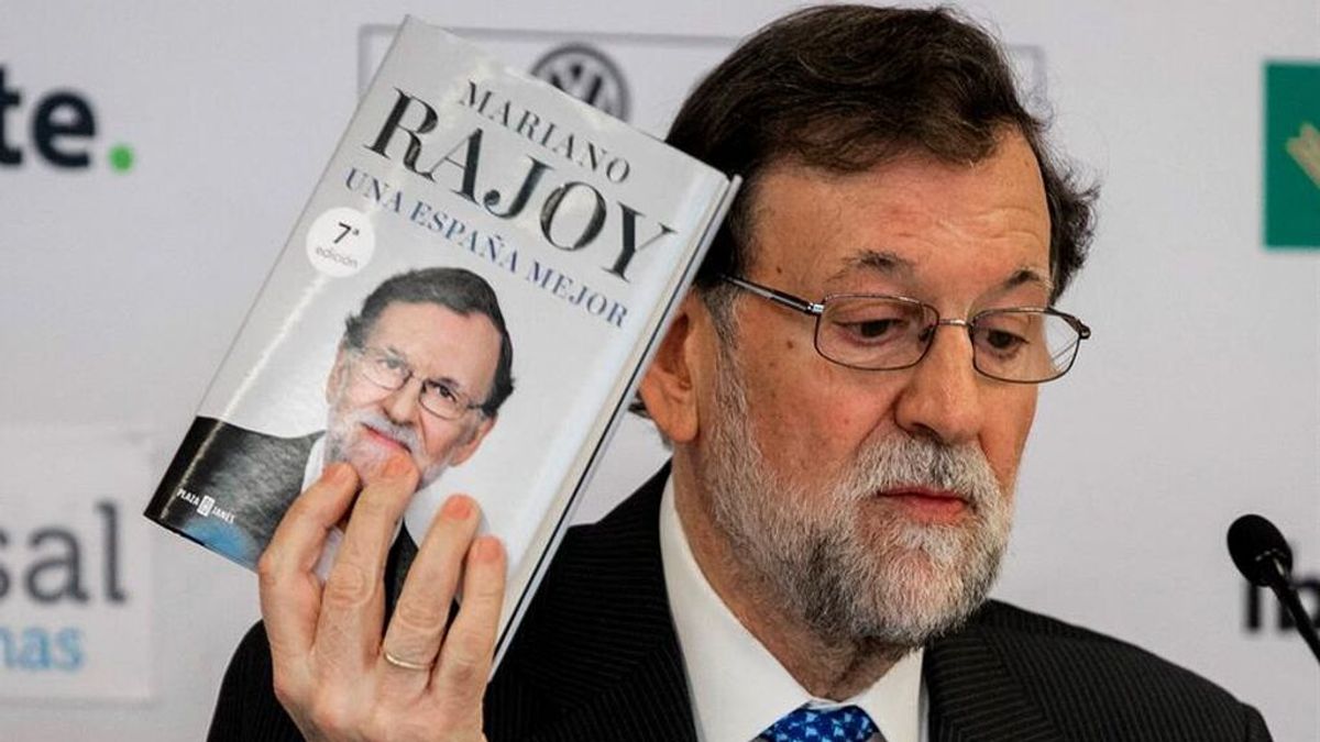 Rajoy 'autopublicita' su próximo libro 'Política para adultos' reivindicando "los valores de la madurez" Rajoy 'autopublicita' su próximo libro 'Política para adultos' reivindicando "los valores de la madurez"