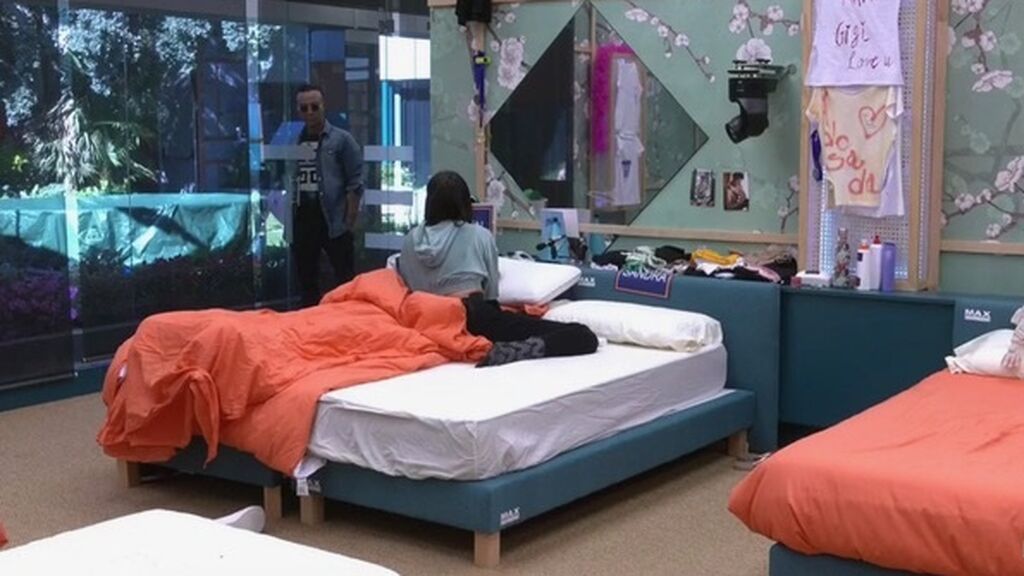 Luis espía a Sandra y Julen