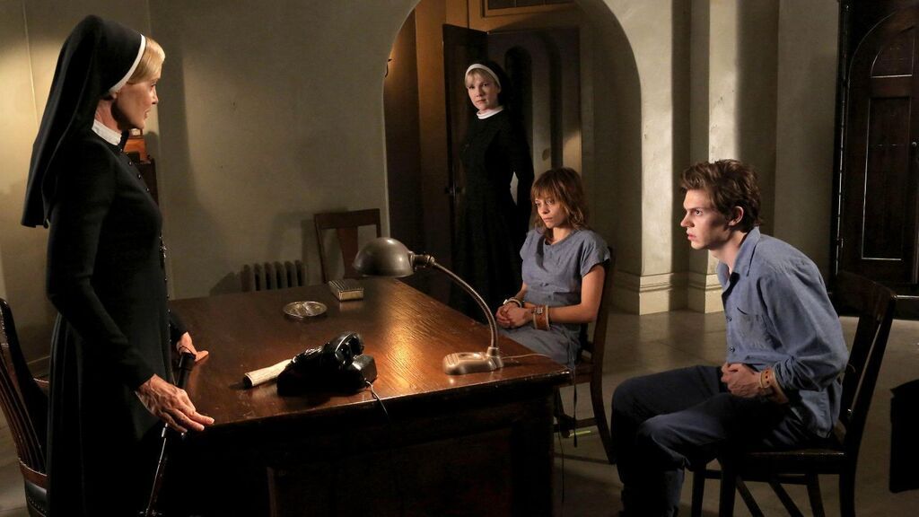 American_Horror_Story_Asylum_Miniserie_de_TV-236137997-large