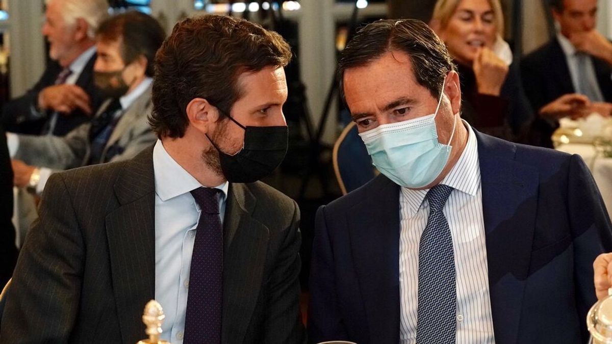Casado acusa a Sánchez de "ocultar" a los españoles lo que ha firmado con Europa Casado acusa a Sánchez de "ocultar" a los españoles lo que ha firmado con Europa