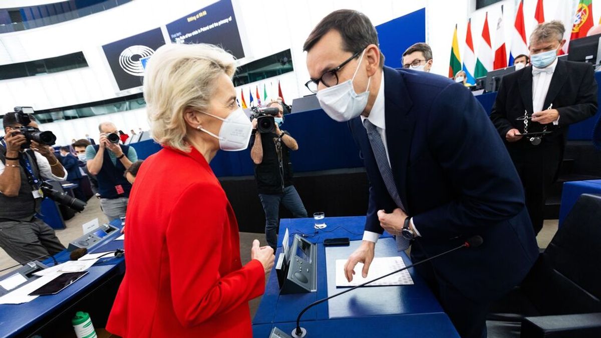 El Tribunal de Justicia de la UE impone una multa de un millón de euros diarios a Polonia por su acoso a los jueces El Tribunal de Justicia de la UE impone una multa de un millón de euros diarios a Polonia por su acoso a los jueces