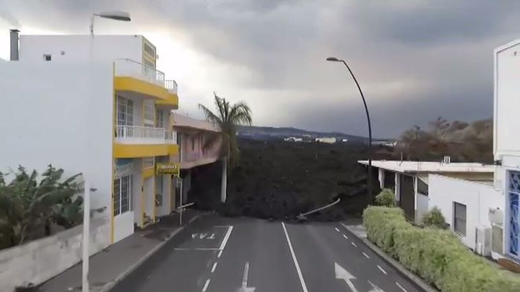 Vecinos de La Laguna, ante el paso de la lava: "Es como si hubiese habido una explosión nuclear"