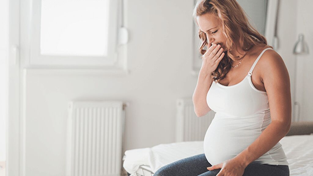 Las náuseas suelen producirse por los cambios hormonales.