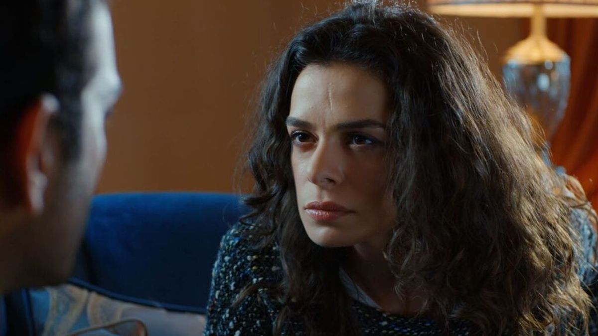 Zeynep acorrala a Fatih