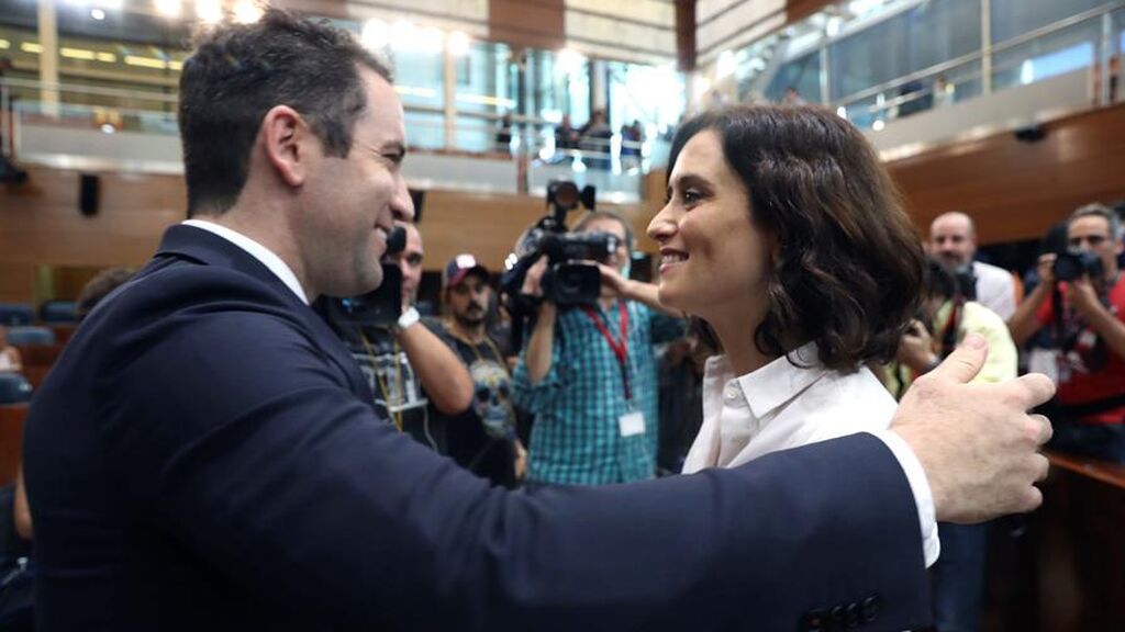 La guerra entre Ayuso y Génova se recrudece: Sol amenaza con una rebelión contra García Egea