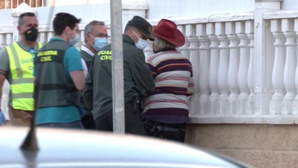 El momento de la detención de la pareja de la descuartizada en Torrevieja es detenido