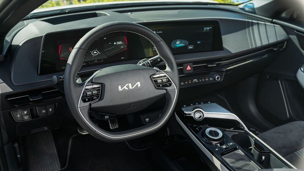 EL INTERIOR DEL KIA EV6 ES MUY MODERNO Y ESPACIOSO