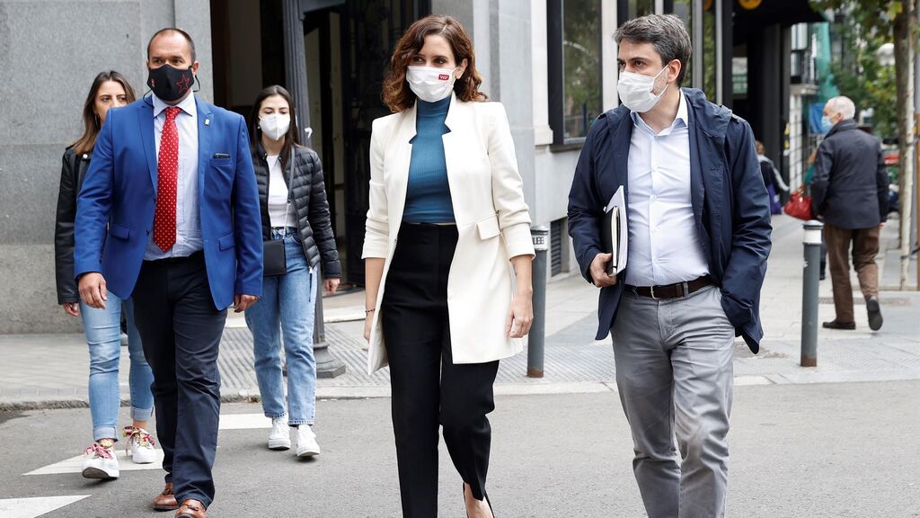 Ayuso pierde la primera batalla contra Génova y no consigue adelantar la fecha del Congreso de Madrid