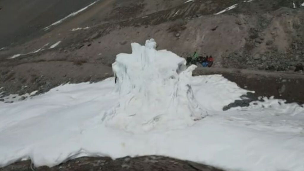 Científicos chilenos crean glaciares artificiales para combatir la sequía y el cambio climático