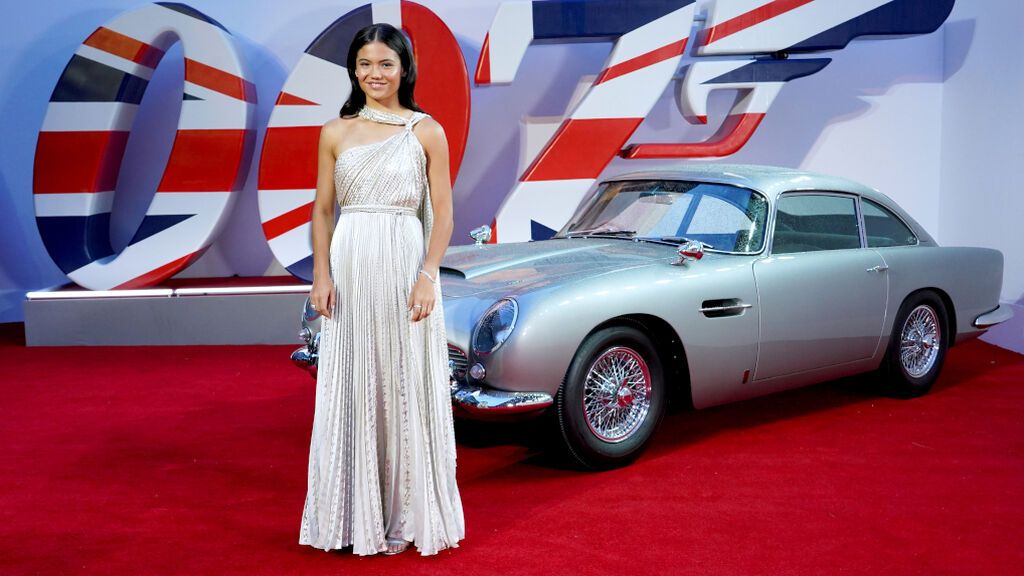 Emma deslumbró en la presentación de la nueva película de James Bond.