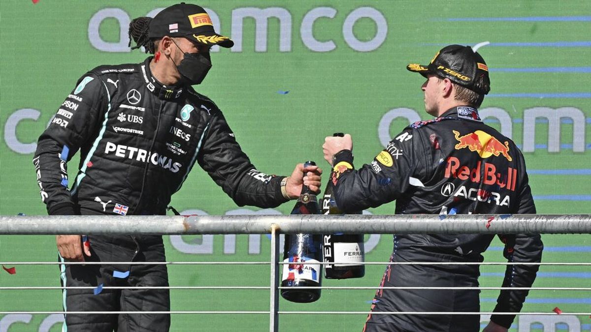 Lewis Hamilton aviva su pique con Verstappen.