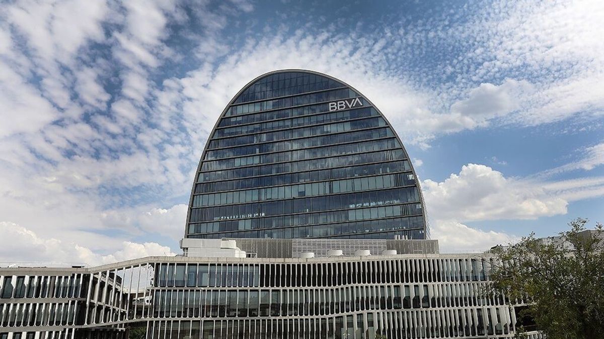 BBVA gana 3.311 millones hasta septiembre y recomprará acciones por un máximo de 3.500 millones BBVA gana 3.311 millones hasta septiembre y recomprará acciones por un máximo de 3.500 millones