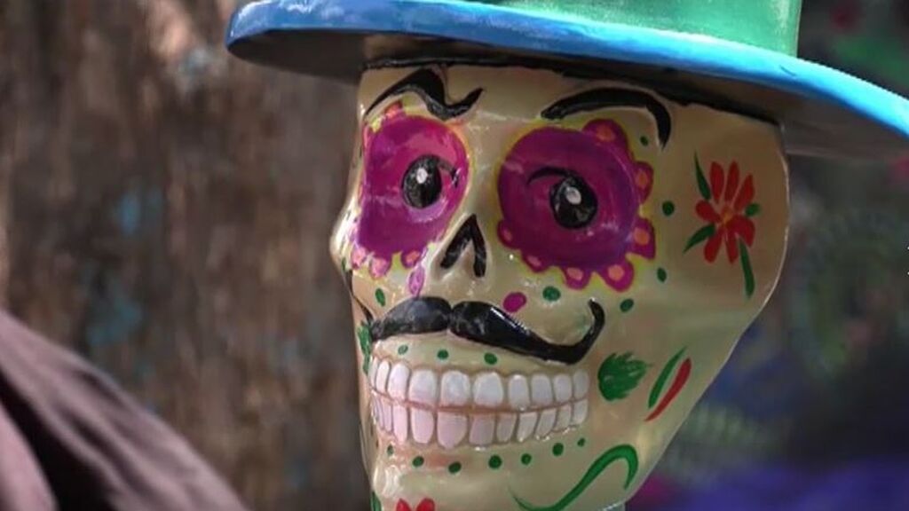 México dedica un altar a los fallecidos por la pandemia de covid el Día de los Muertos