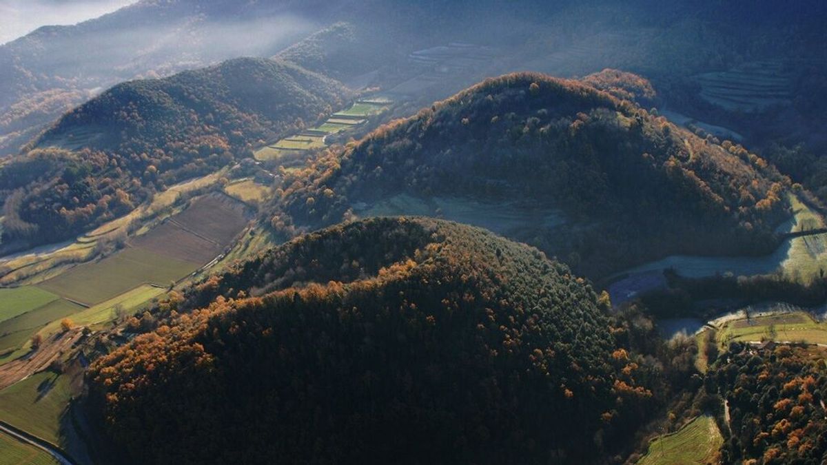 Piden ampliar el número de estaciones de control sísmico en la Garrotxa para controlar posibles erupciones Piden ampliar el número de estaciones de control sísmico en la Garrotxa para controlar posibles erupciones