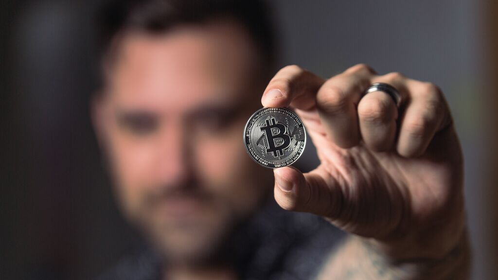 Bill Gates, Mike Tyson o Madona, famosos cautivaos por las criptomonedas.