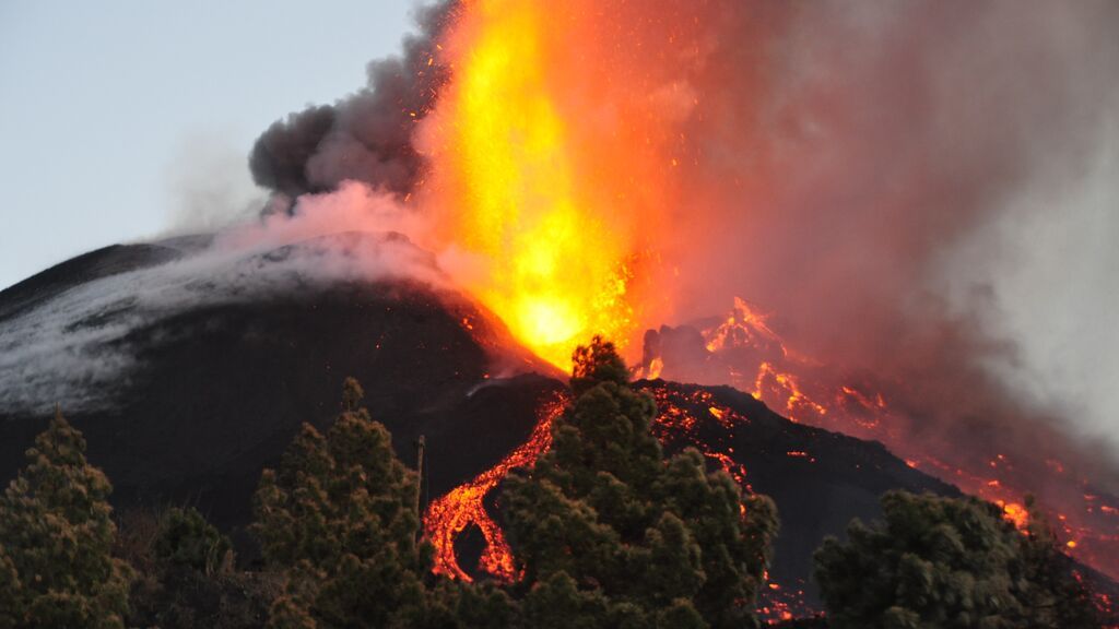 El volcán de La Palma aumenta su actividad