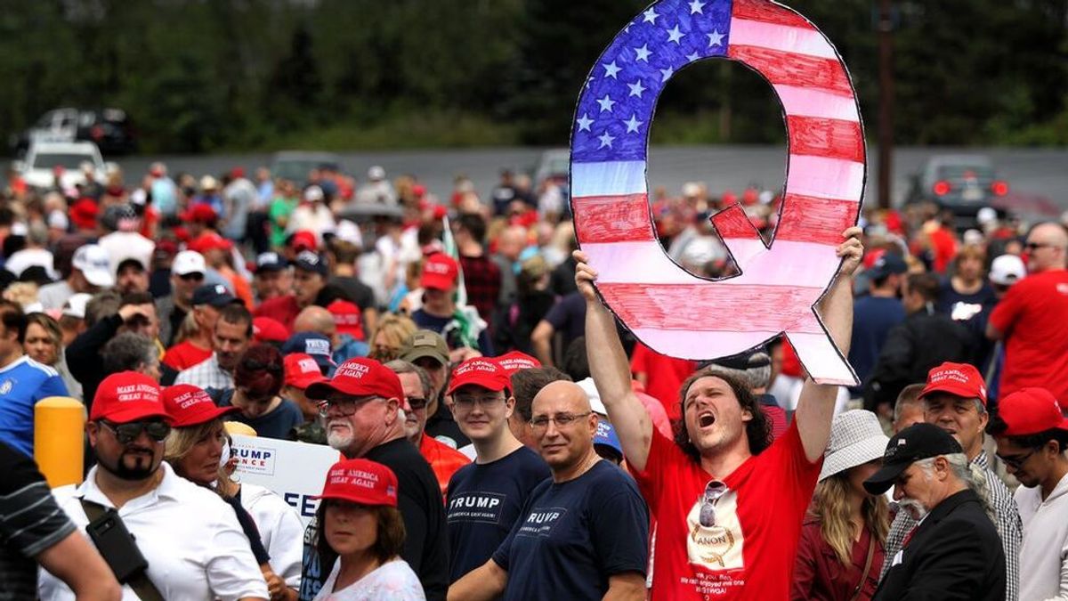 Cientos de partidarios de QAnon se reúnen en Dallas para ver la resurrección del hijo de Kennedy Cientos de partidarios de QAnon se reúnen en Dallas para ver la resurrección del hijo de Kennedy