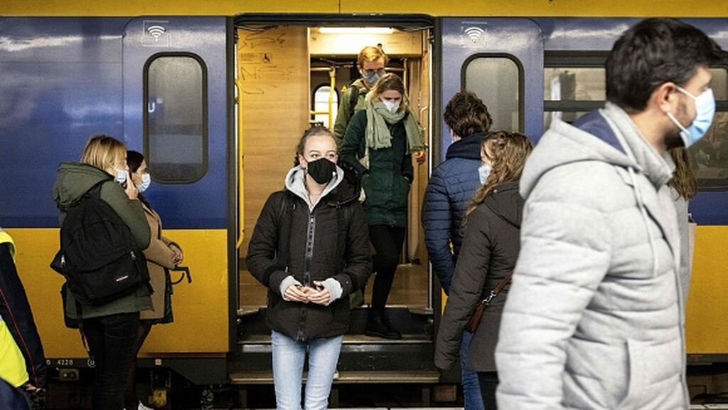 Países Bajos recupera las mascarillas ante el aumento de los contagios por covid