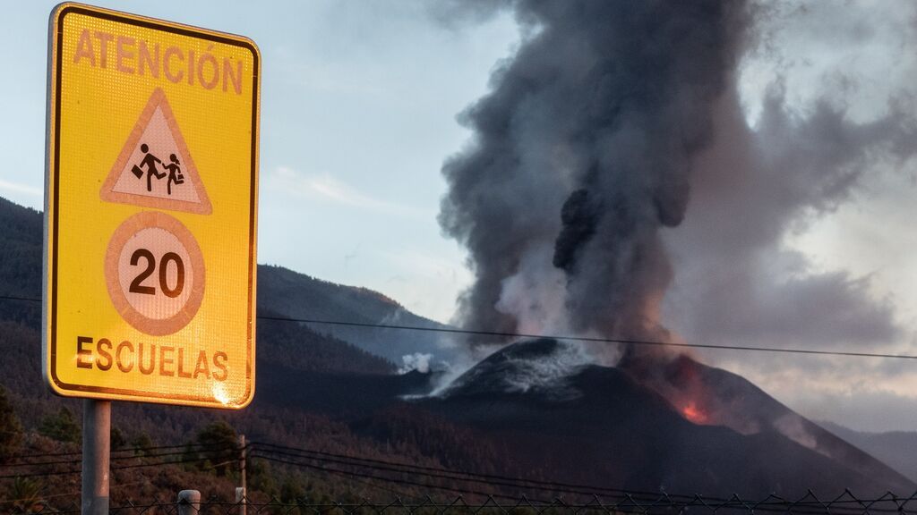 La otra cara en La Palma: los ciudadanos de la isla ajenos al volcán que ya preparan la Navidad