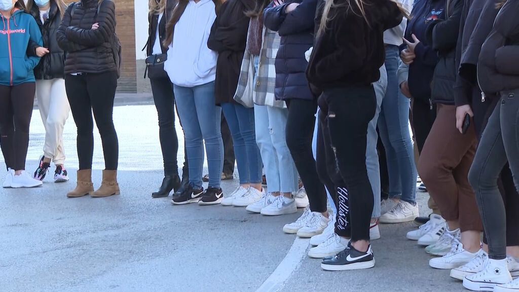 Minuto de silencio contra la violación en Igualada