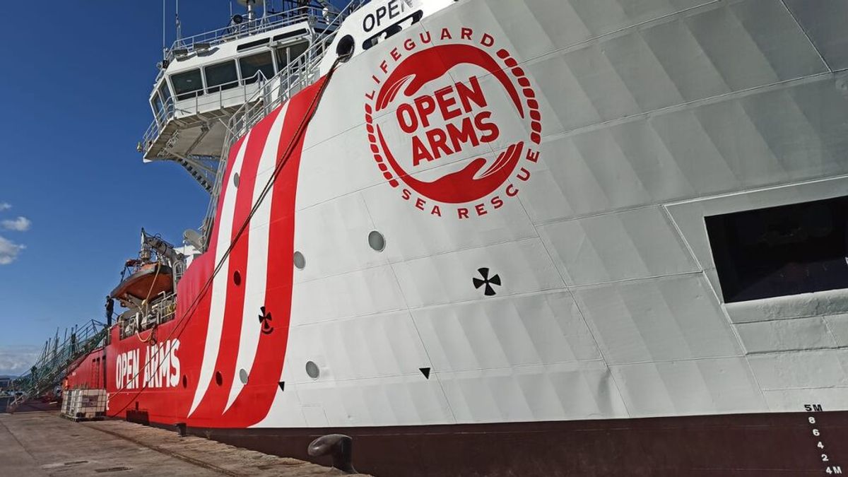 El Open Arms bota su nuevo buque insignia para salvar más vidas en el Mediterráneo