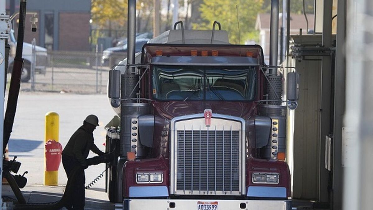 Los camioneros estadounidenses se hacen de oro por la crisis de suministros