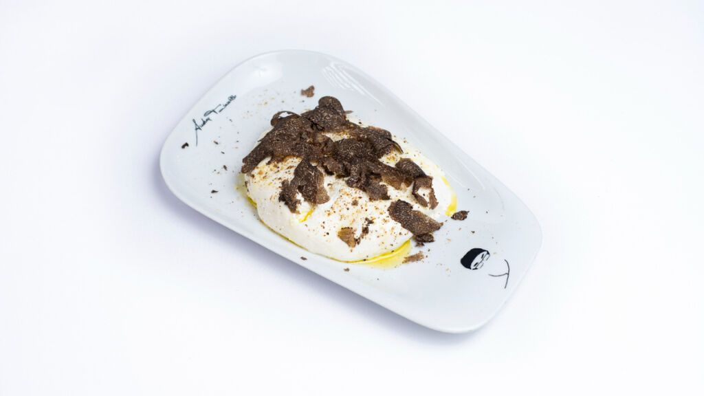 Burrata con trufa negra