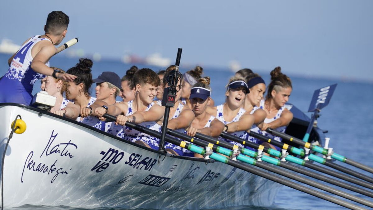 La Sotera de Santurtzi en la Final de la Bandera de la Concha en San Sebastián, septiembre de 2021 La Sotera de Santurtzi en la Final de la Bandera de la Concha en San Sebastián, septiembre de 2021