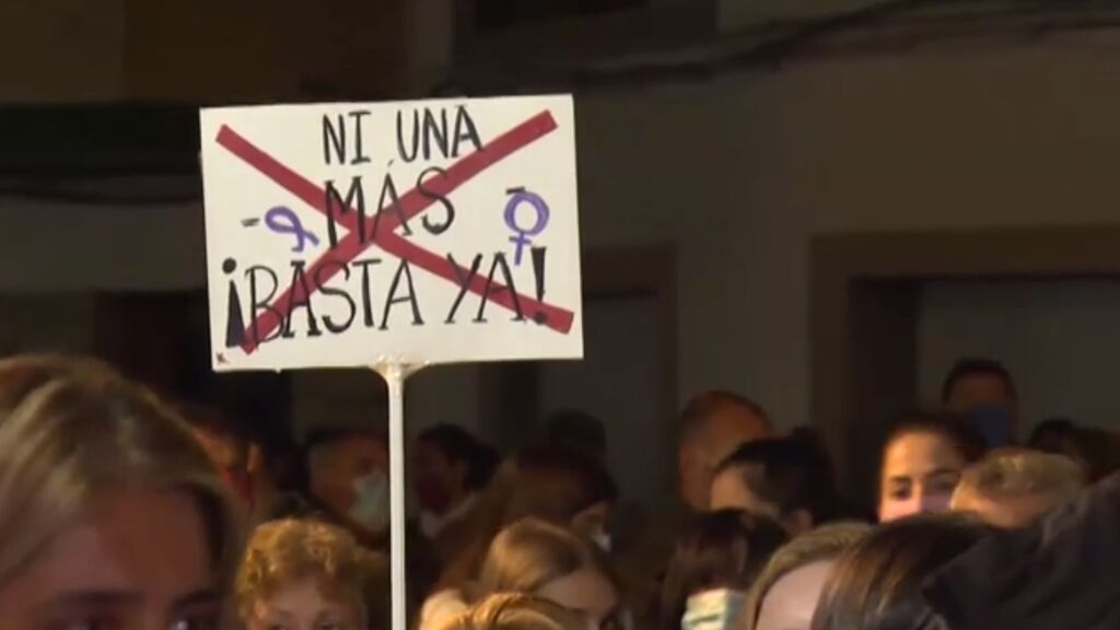 Concentración en solidaridad por la víctima de violación de Igualada