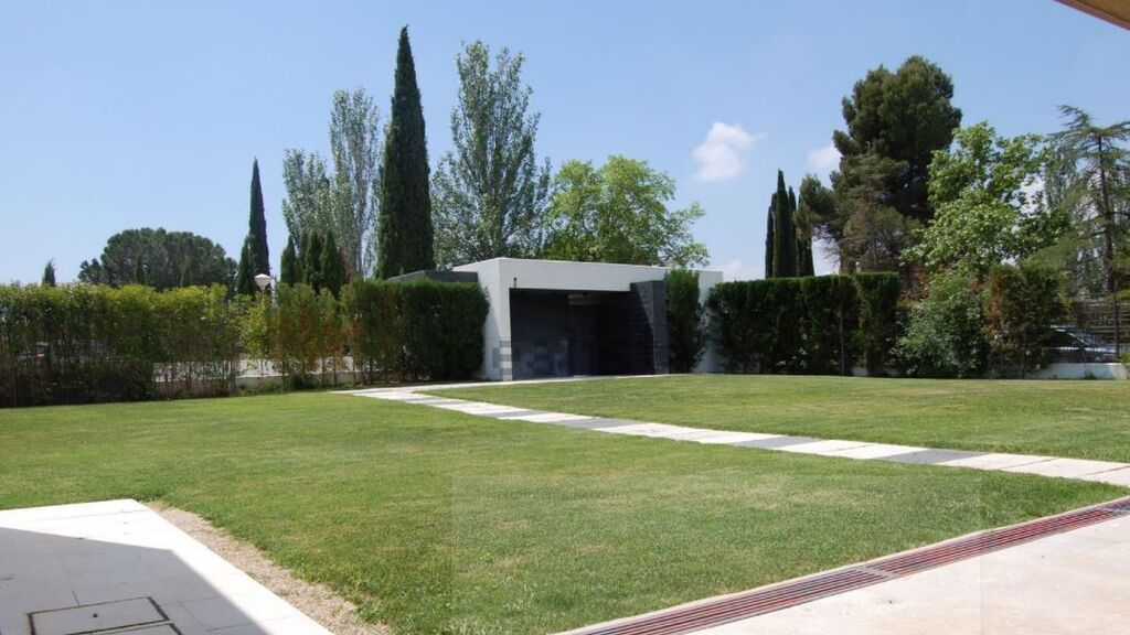 El jardín de la nueva casa de David Bisbal y Rosanna Zanetti