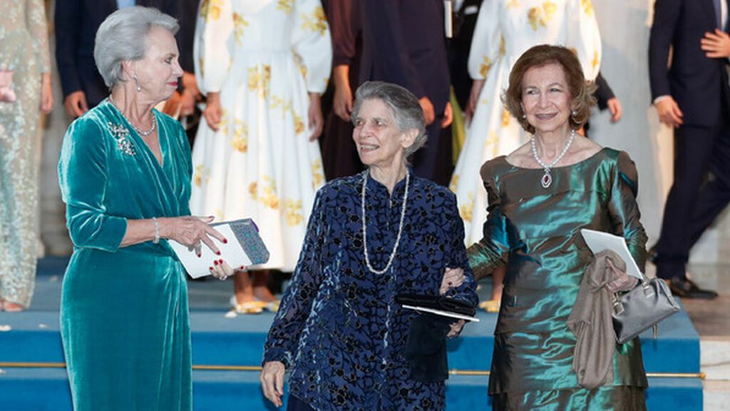 También, acudió doña Sofía junto a su hermana Irene de Grecia.