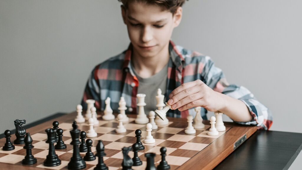 NIÑO.AJEDREZ