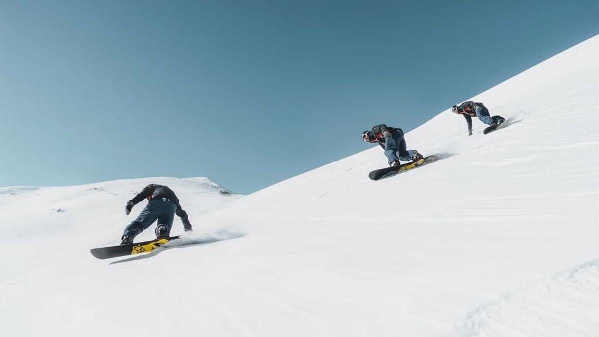 Las estaciones de esquí se preparan para inaugurar la temporada tras las nevadas en España