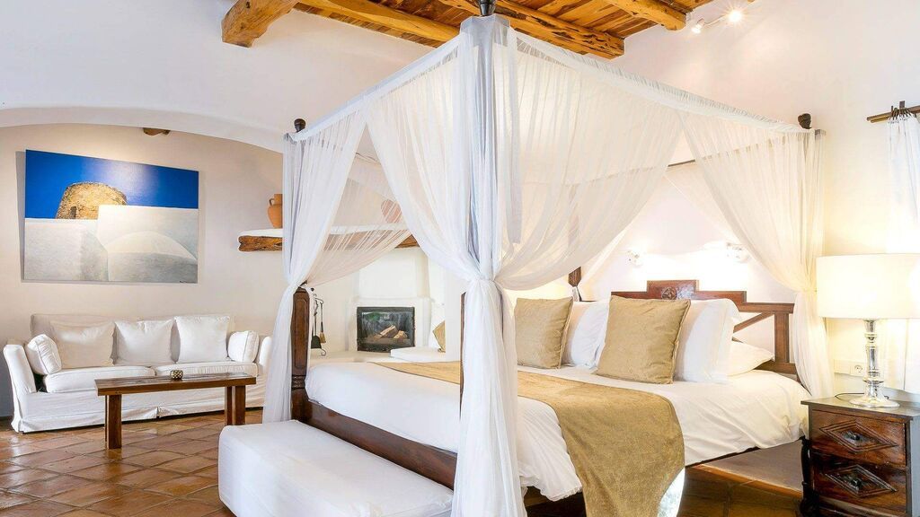 atzaro-agroturismo-ibiza-luxury-hotel-bedrooms