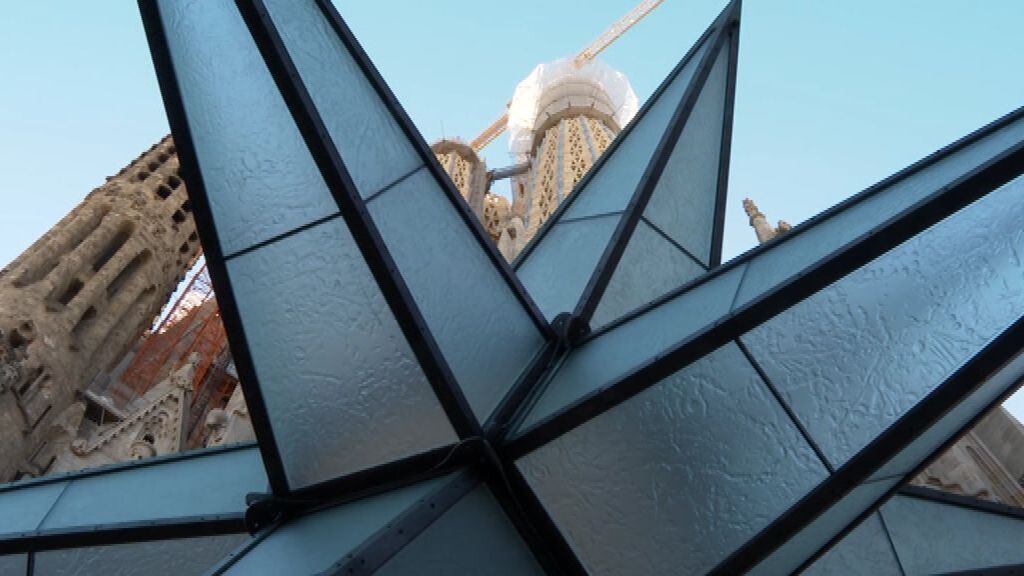 La Sagrada Familia inaugurará la torre de la Virgen Maria entre bailes y pasacalles